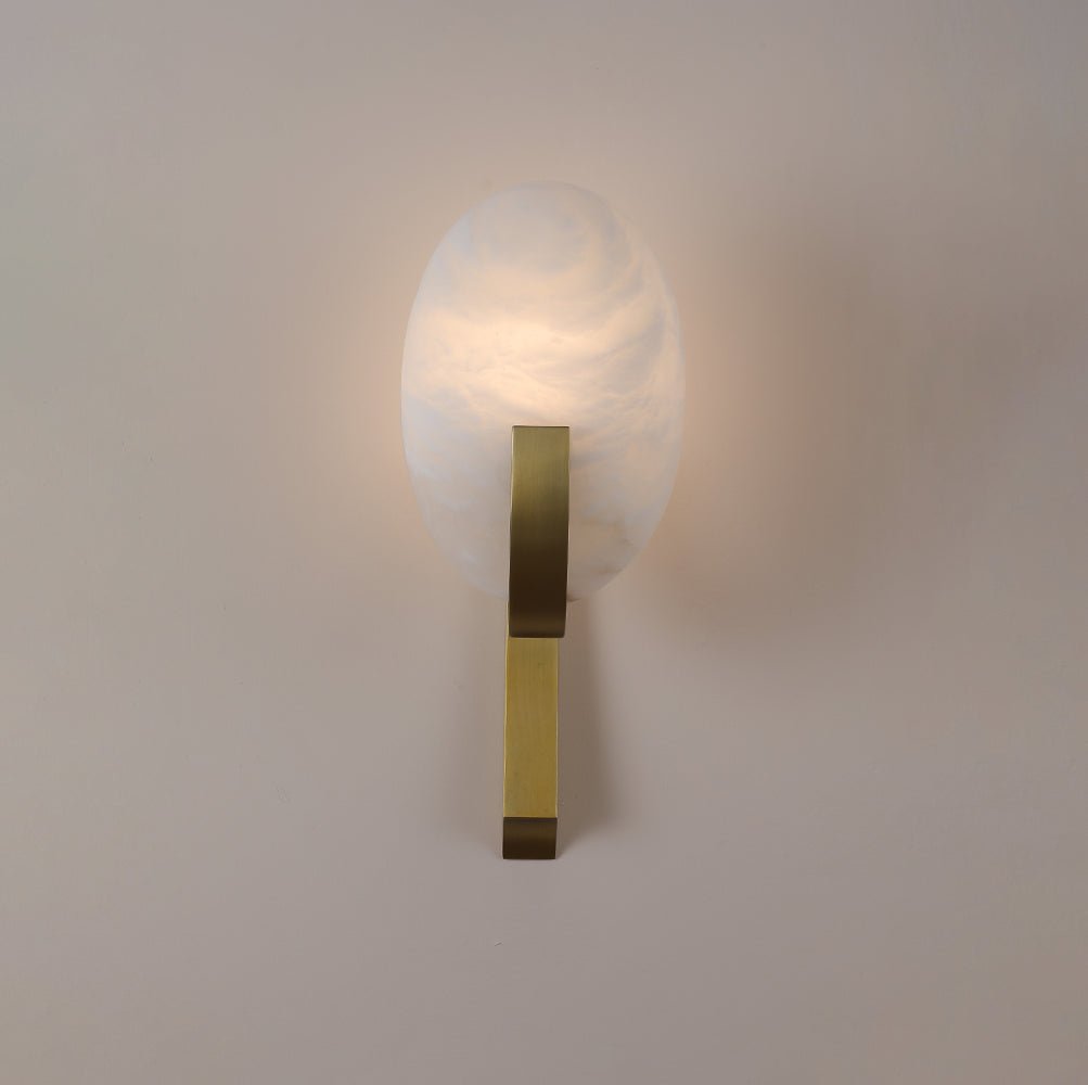 Nivaeria Moderne wandlamp van albast met afwerking