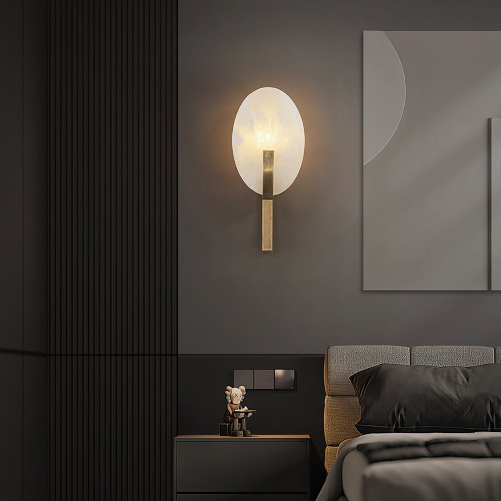 Nivaeria Moderne wandlamp van albast met afwerking