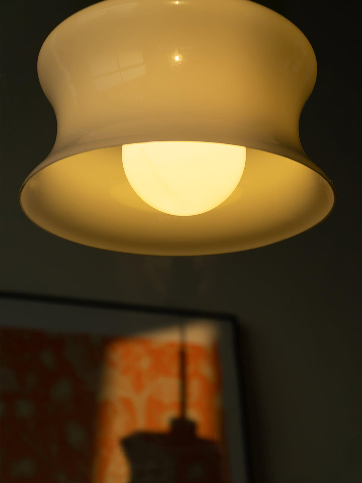 Zenthia klassieke hanglamp met beige en goudkleurig glas