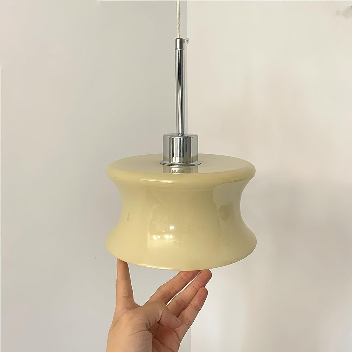 Zenthia klassieke hanglamp met beige en goudkleurig glas
