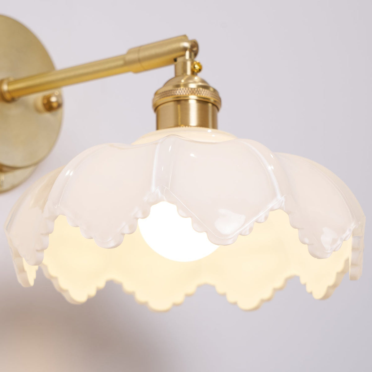 Lotus draaibare glazen wandlamp in Noordse kunststijl