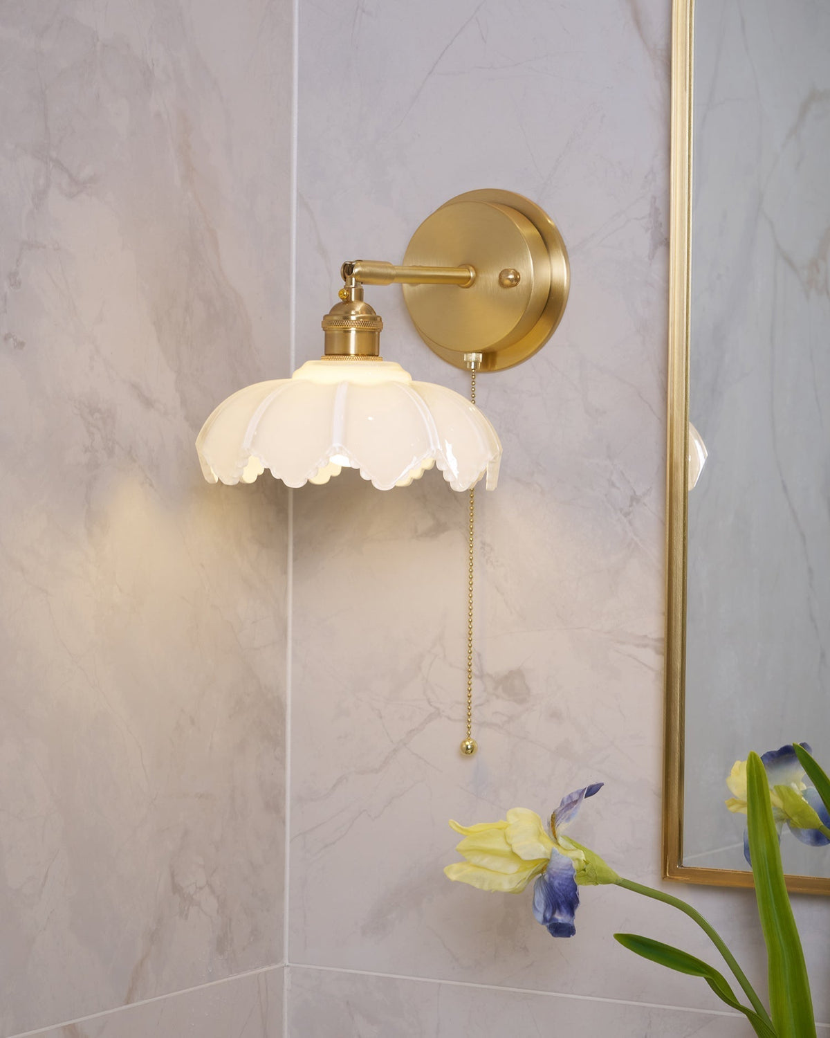 Lotus draaibare glazen wandlamp in Noordse kunststijl