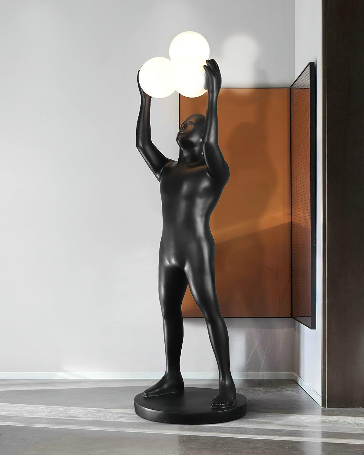Eurshaia vloerlamp in zwart