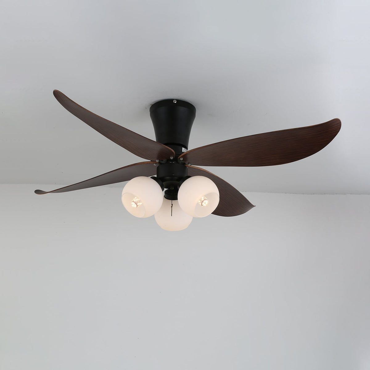 Lunair Vintage plafondventilator met verlichting van walnoothout en glas