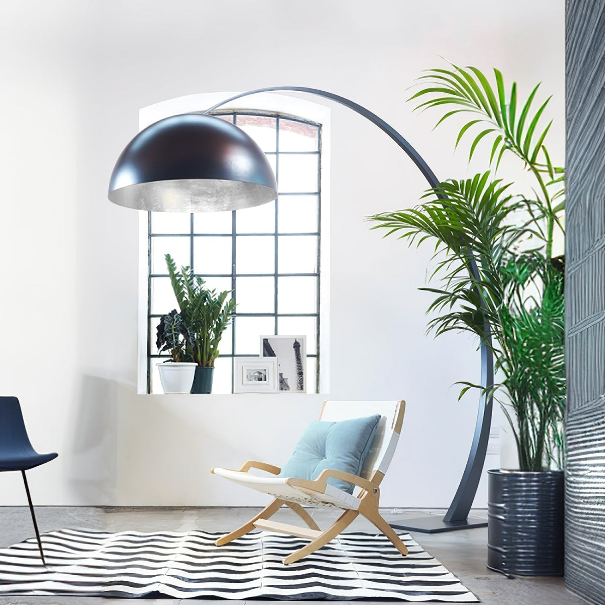 Cutalus gebogen vloerlamp in zwart