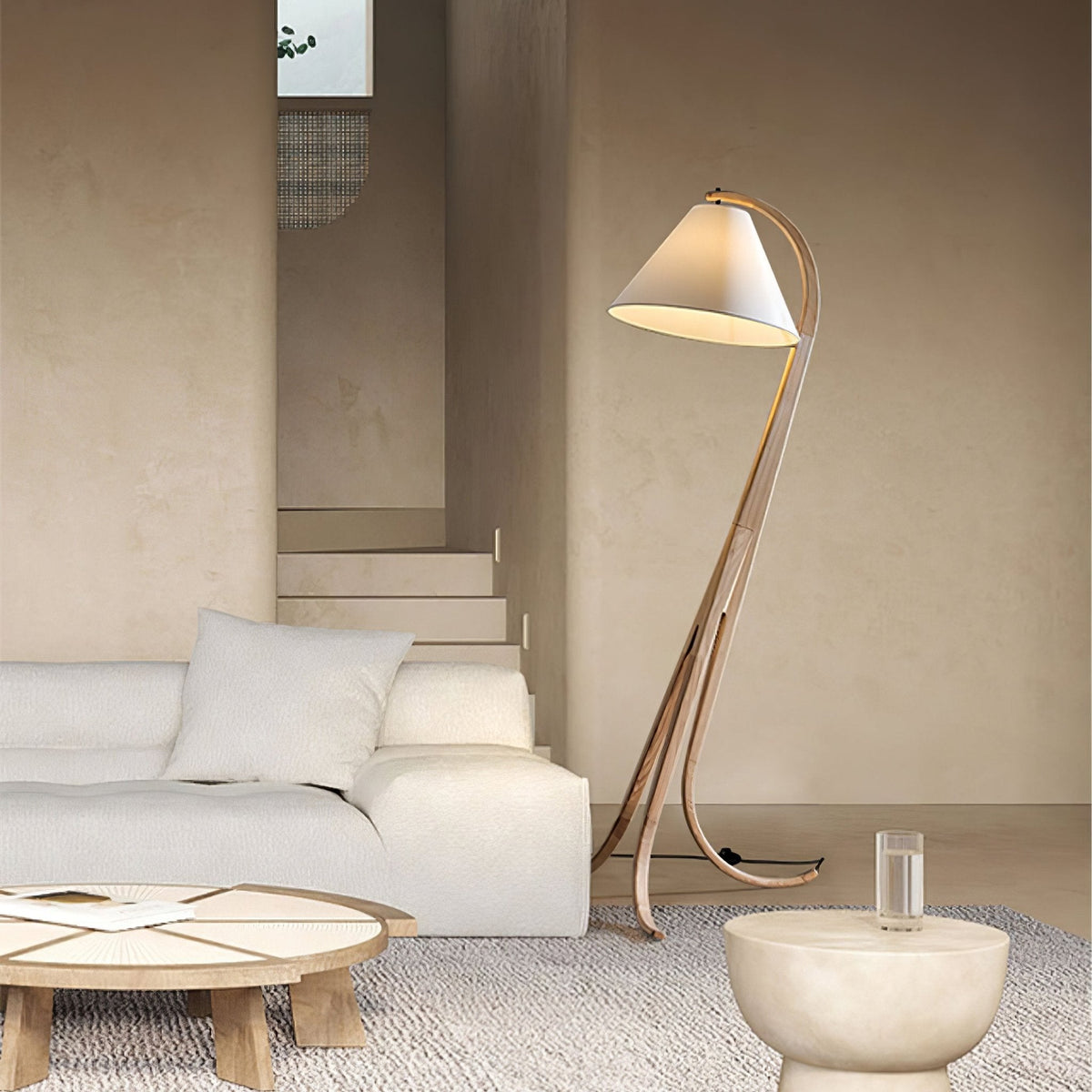 Udorila gebogen houten vloerlamp