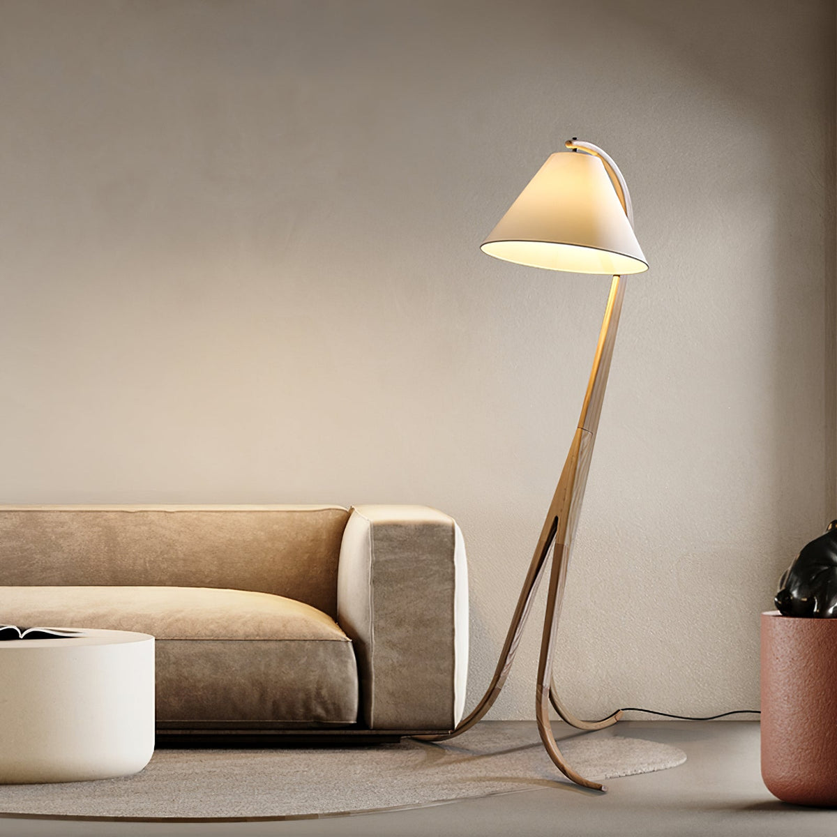 Udorila gebogen houten vloerlamp