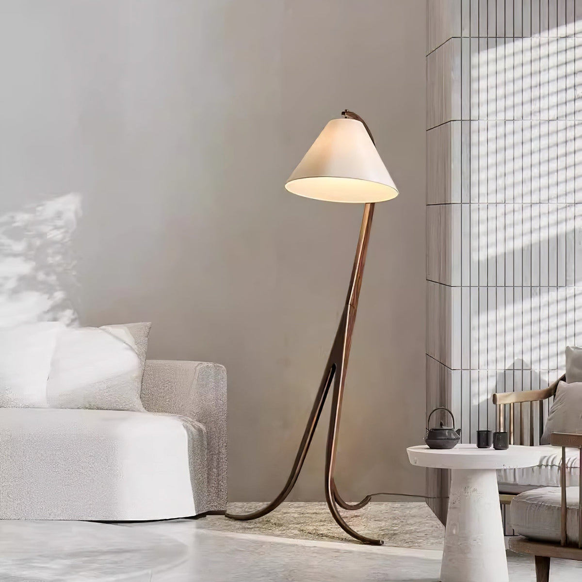 Udorila gebogen houten vloerlamp