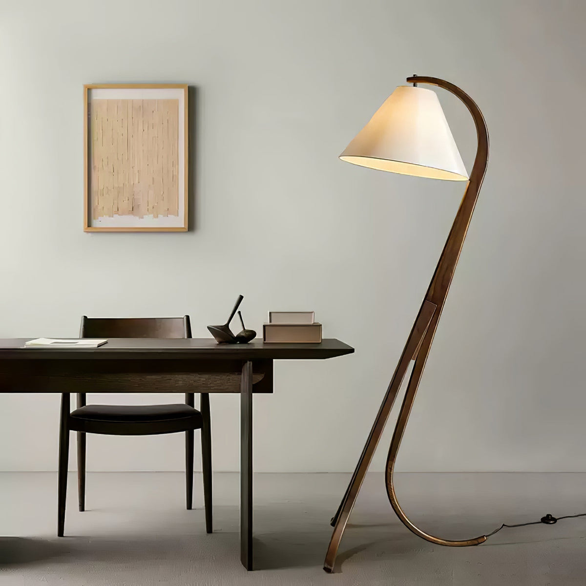 Udorila gebogen houten vloerlamp
