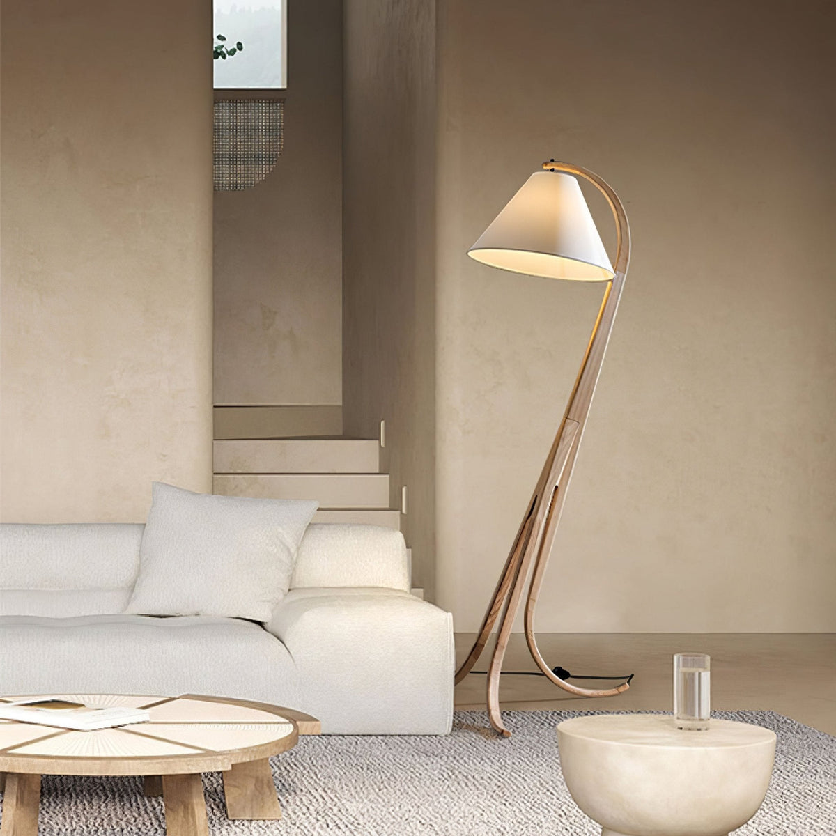 Udorila gebogen houten vloerlamp