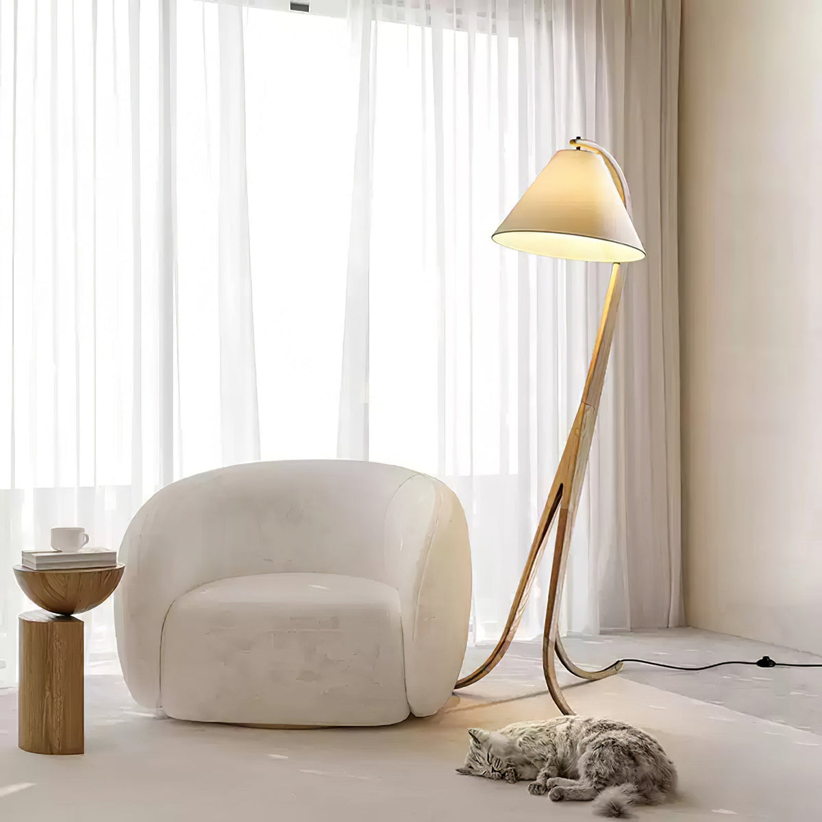 Udorila gebogen houten vloerlamp