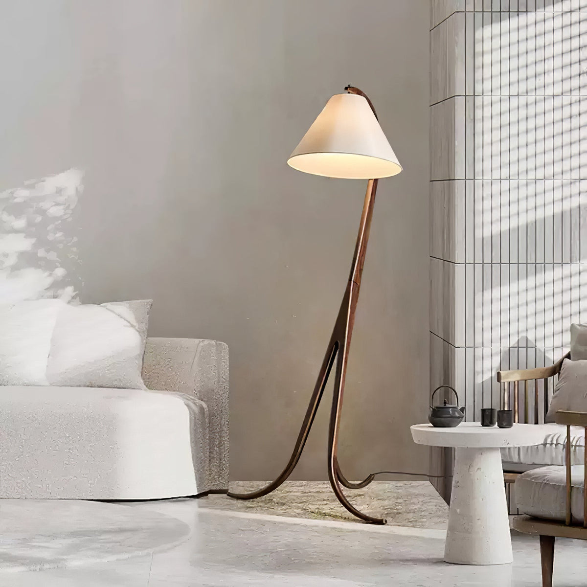 Udorila gebogen houten vloerlamp