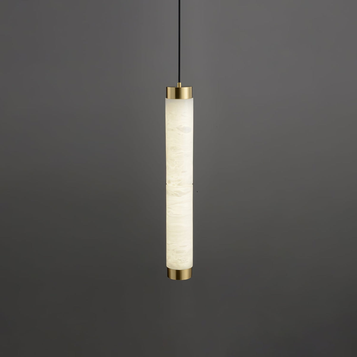 Lira cilindrische hanglamp van albast met goudkleurige afwerking
