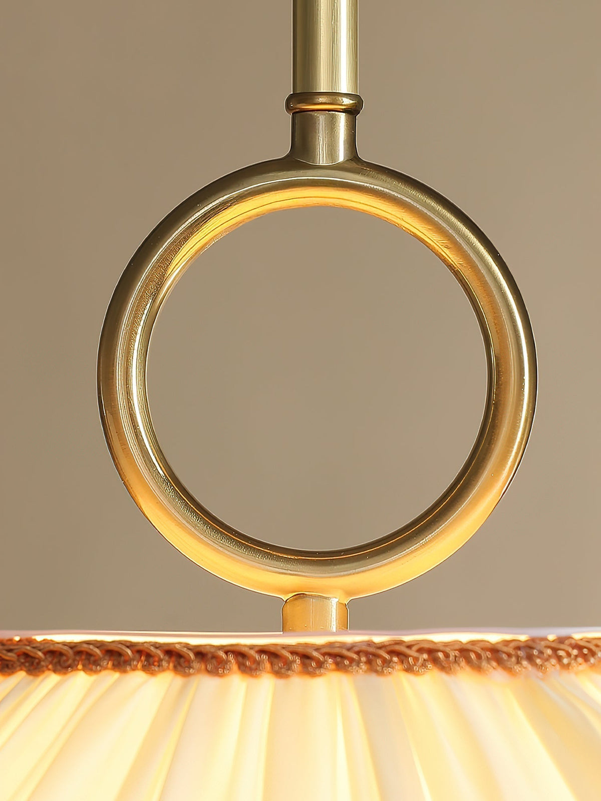 Umbera hanglamp met geplooide kap