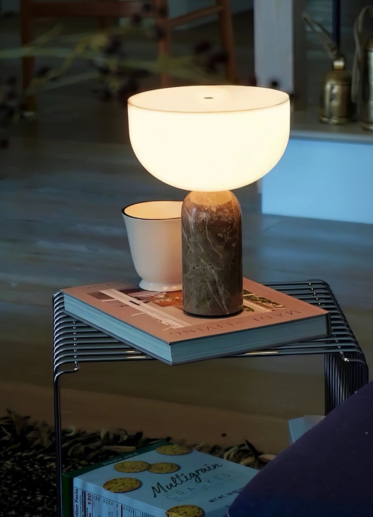 Vicky Minimalistische tafellamp van marmer