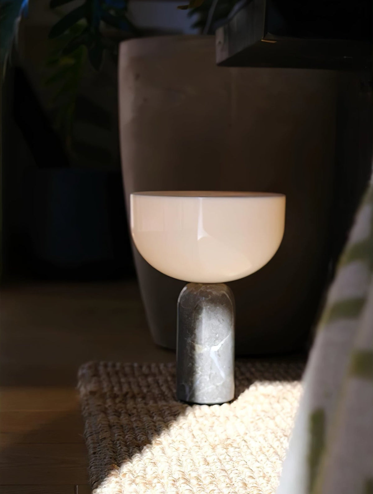 Vicky Minimalistische tafellamp van marmer