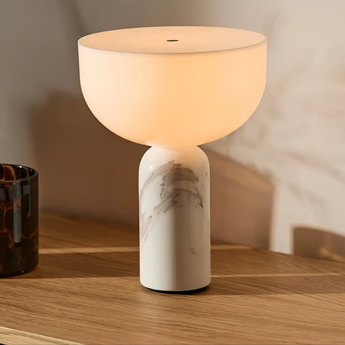Vicky Minimalistische tafellamp van marmer
