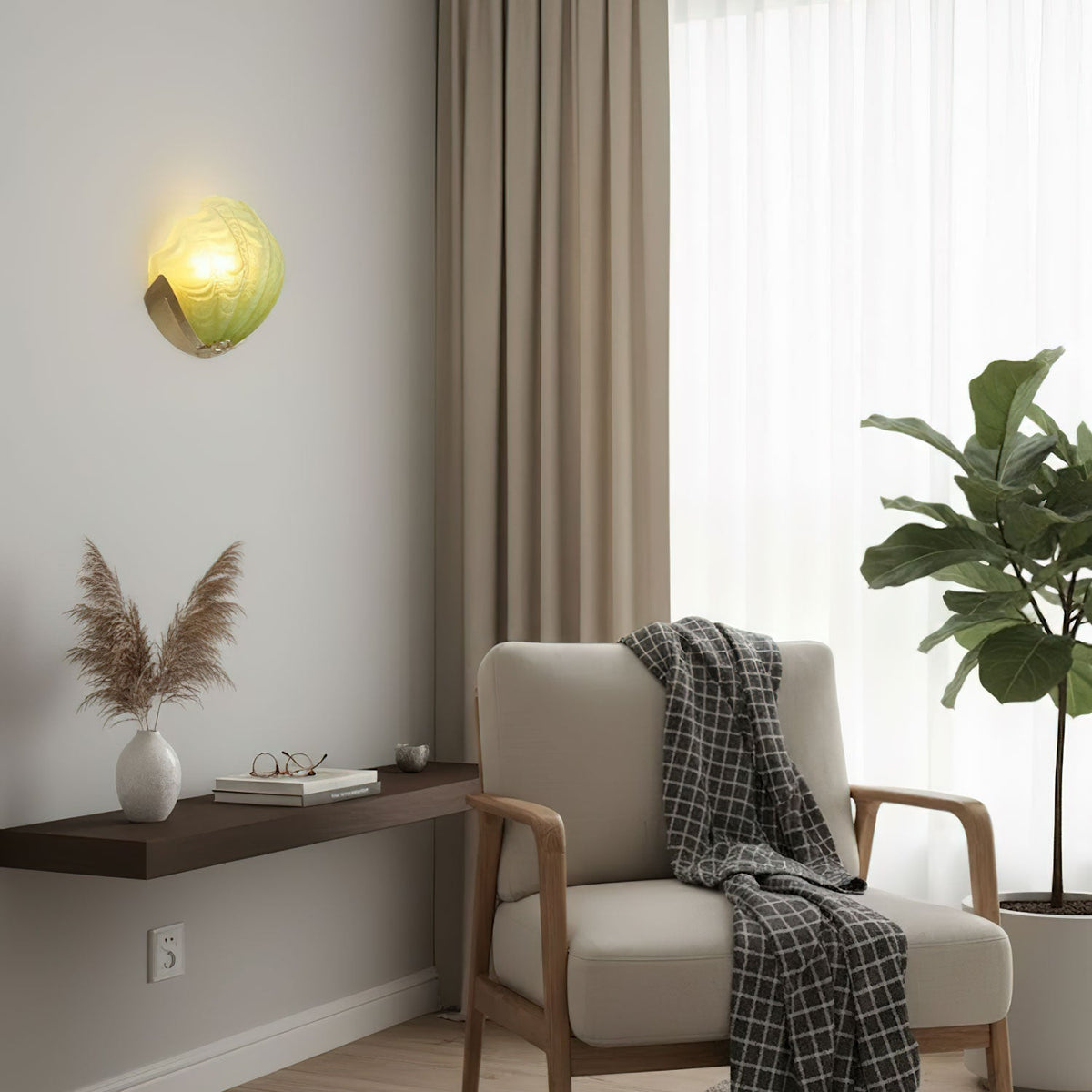 Nico Art Deco wandlamp met scallop-ontwerp in matglas