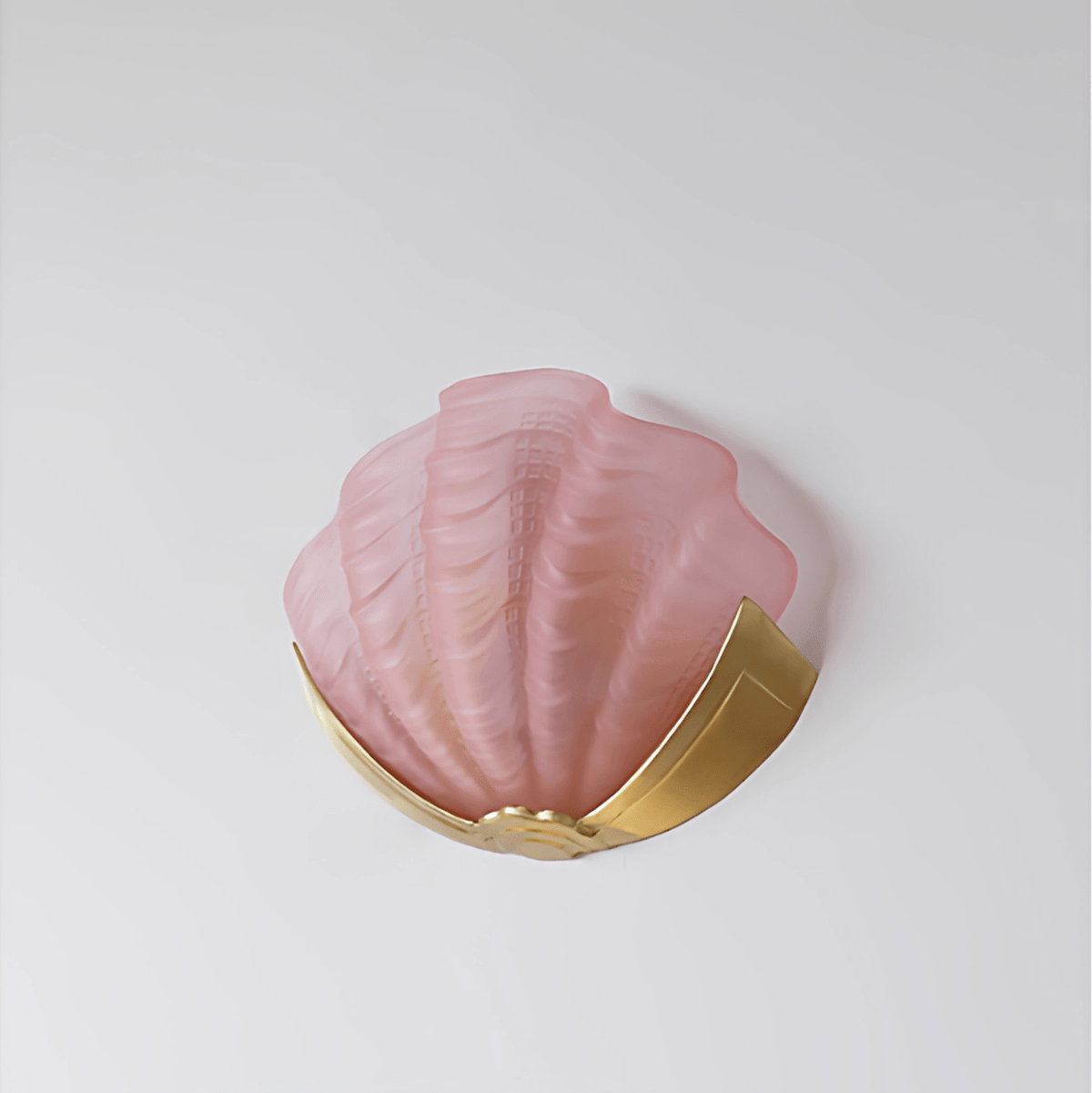 Nico Art Deco wandlamp met scallop-ontwerp in matglas