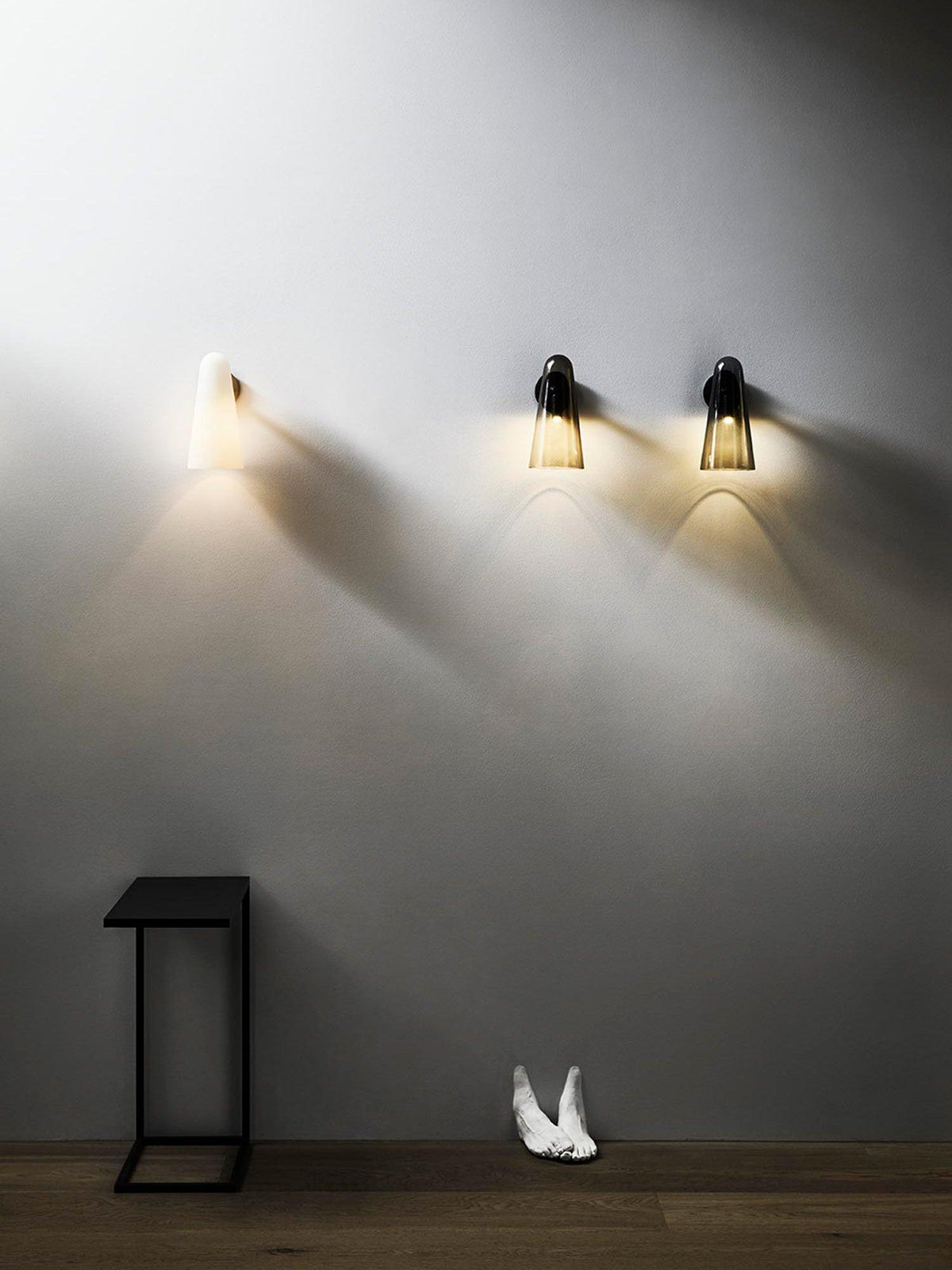 Velivira conische glazen wandlamp