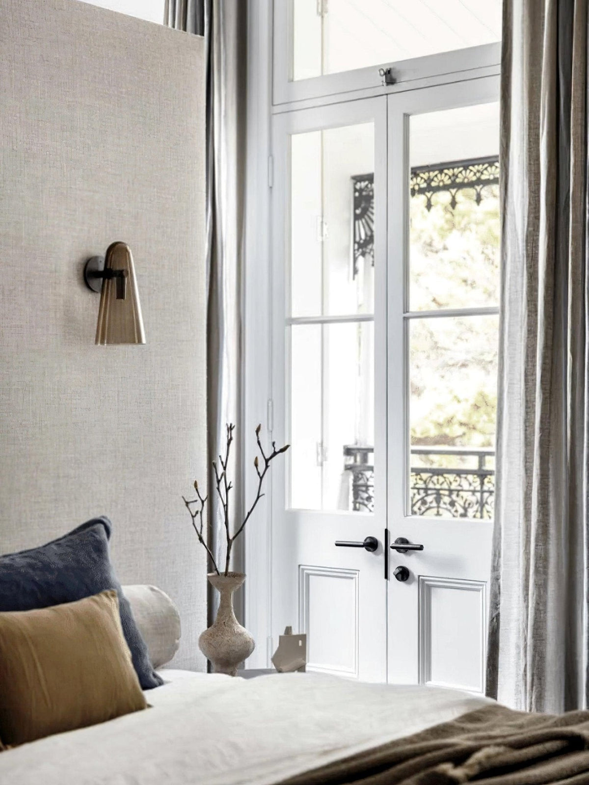 Velivira conische glazen wandlamp