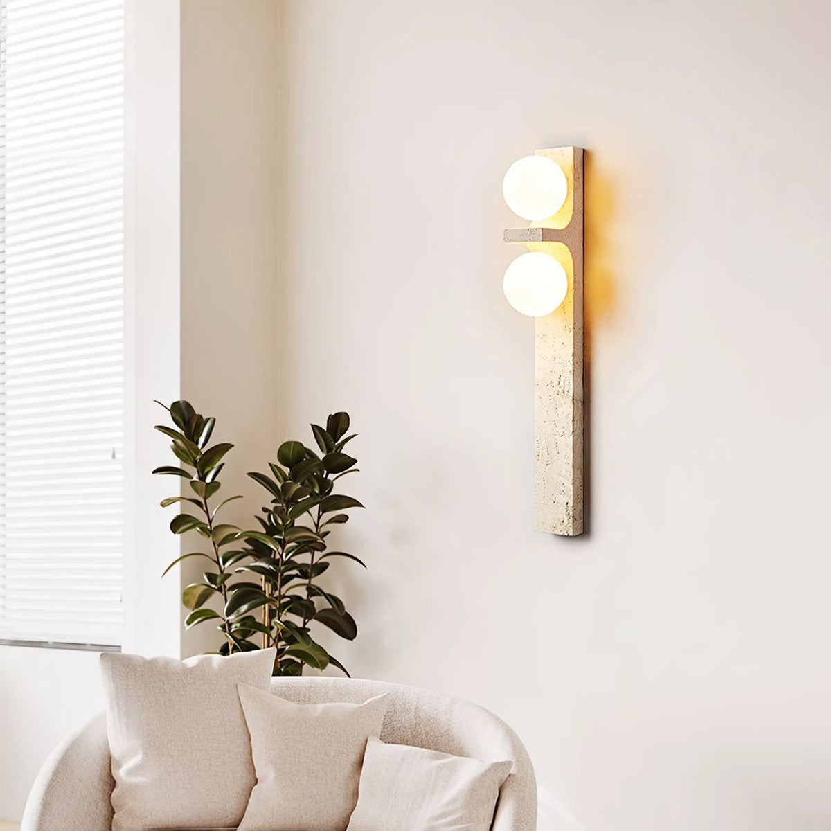 Eirikuvys moderne wandlamp met organisch travertin in minimalistische stijl