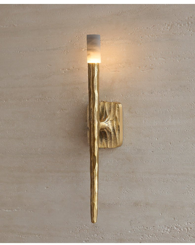 Julius wandlamp met albasten kap in cilindervormige minimalistische stijl