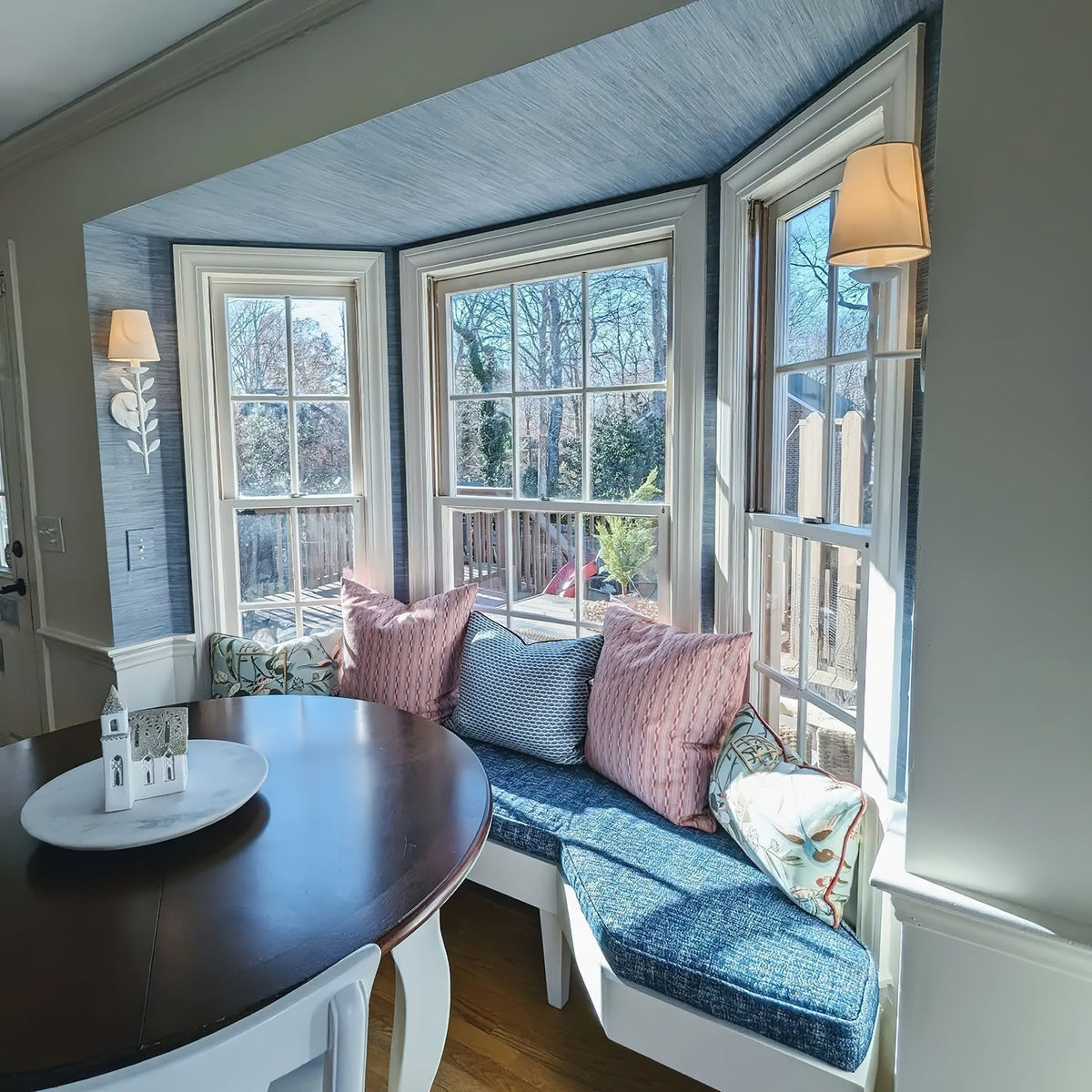 Evoque wandlamp met goudbladeren afwerking en stoffen kap