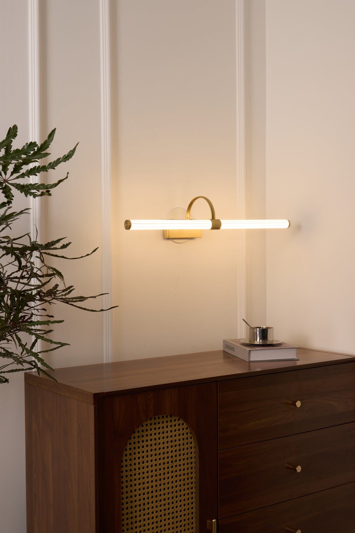 Beryl Moderne minimalistische wandlamp van messing