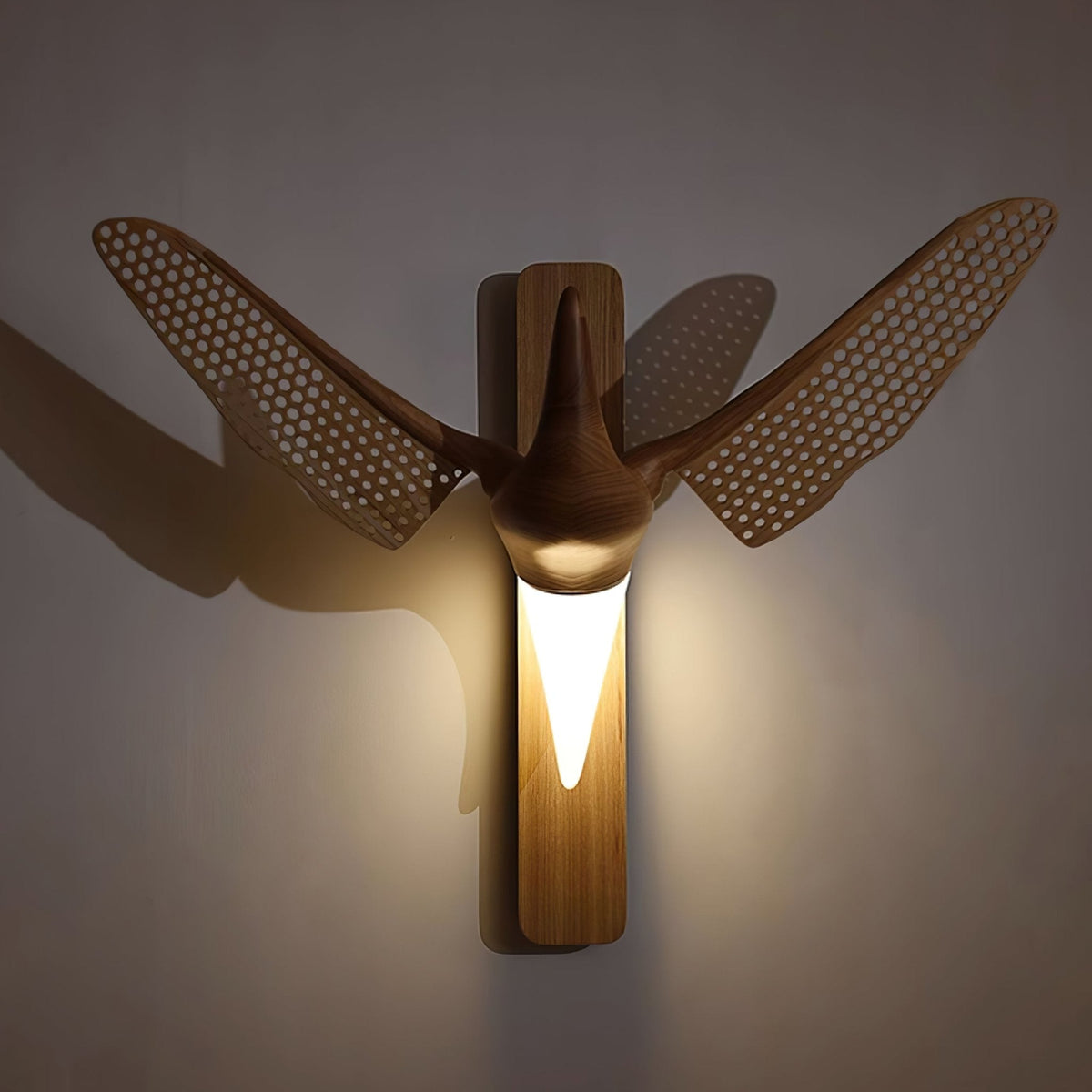Avesa Individual Creativity wandlamp van walnoot