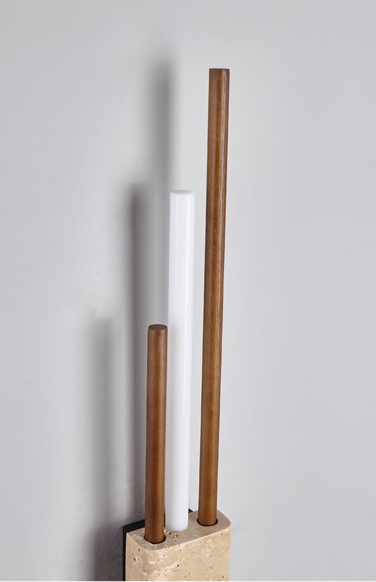 Eden Terra wandlamp in walnootkleur & geel travertin