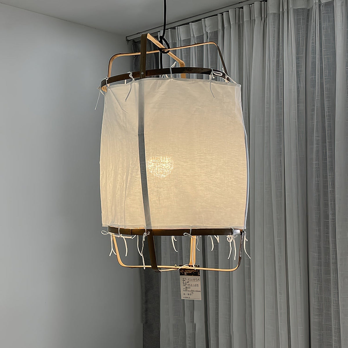 Arioelia hanglamp met bamboe lampenkap voor de woonkamer