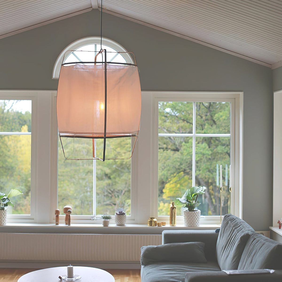 Arioelia hanglamp met bamboe lampenkap voor de woonkamer