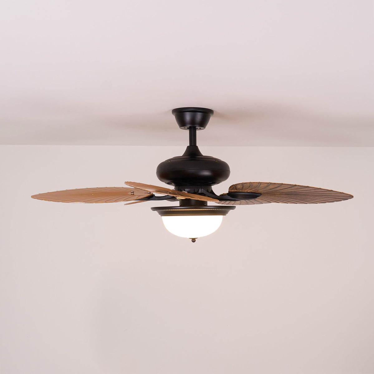 Virel Tropical hout plafondventilator met verlichting