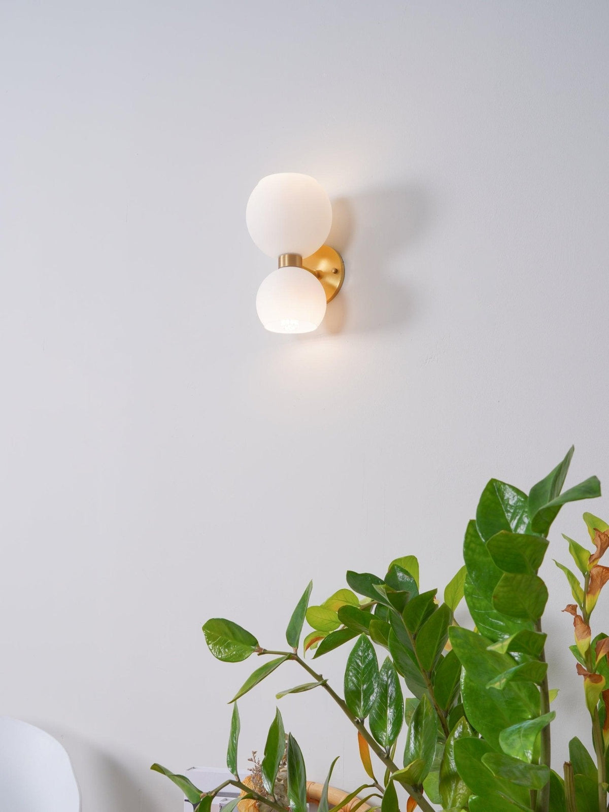 Avynion Moderne wandlamp van glas met Noordse kunst