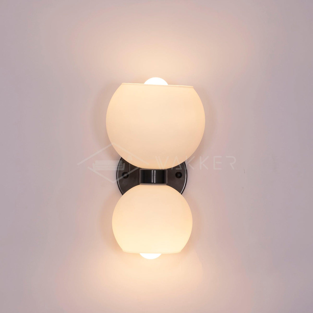 Avynion Moderne wandlamp van glas met Noordse kunst