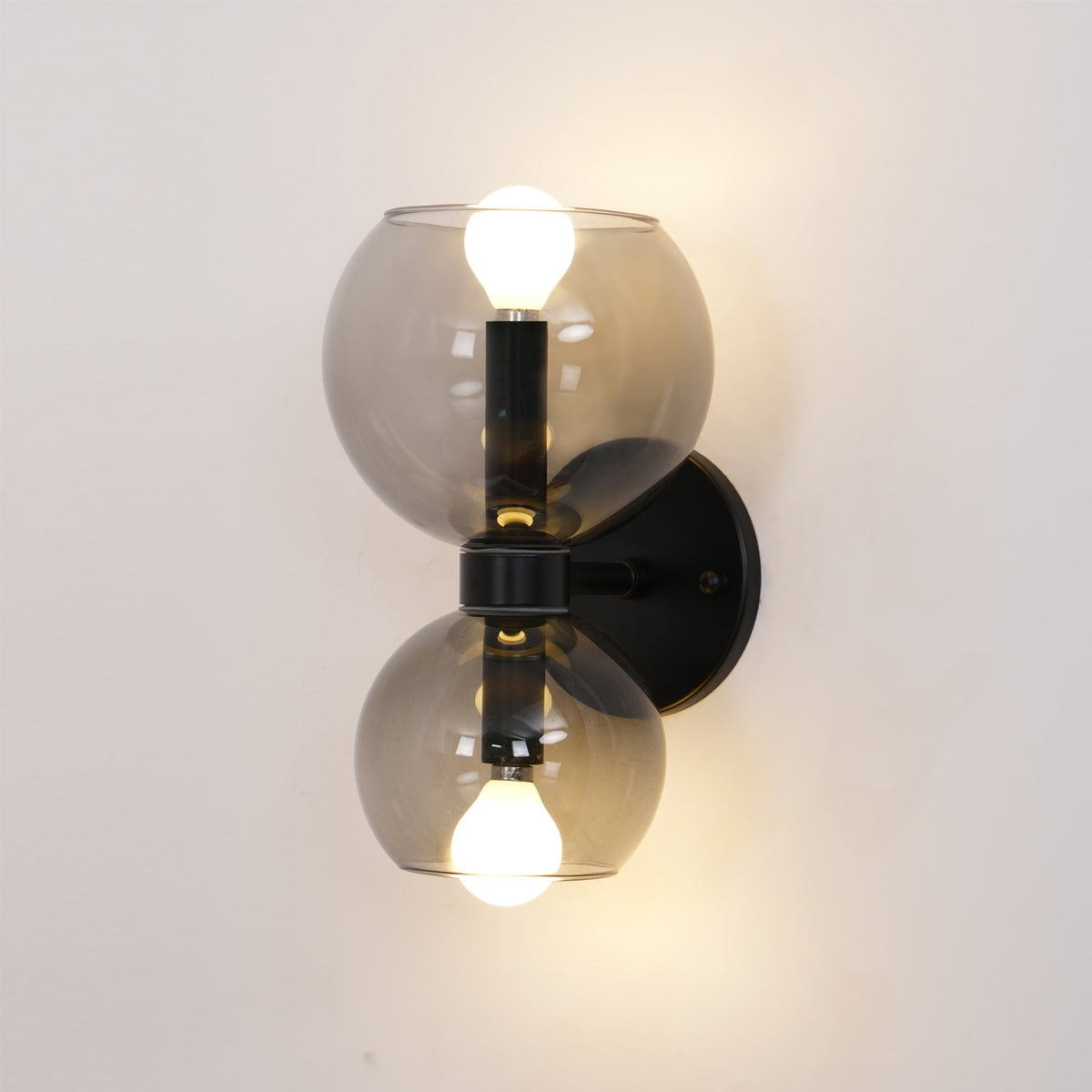 Avynion Moderne wandlamp van glas met Noordse kunst