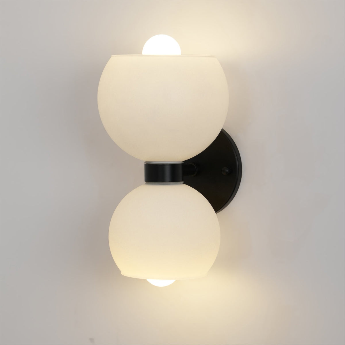 Avynion Moderne wandlamp van glas met Noordse kunst