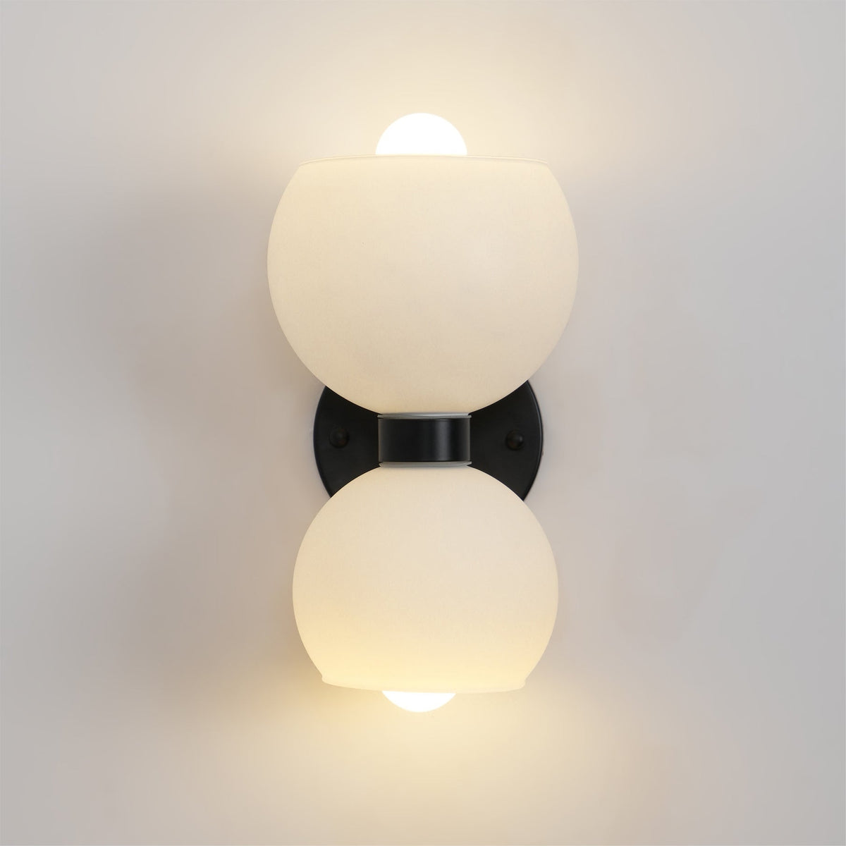 Avynion Moderne wandlamp van glas met Noordse kunst
