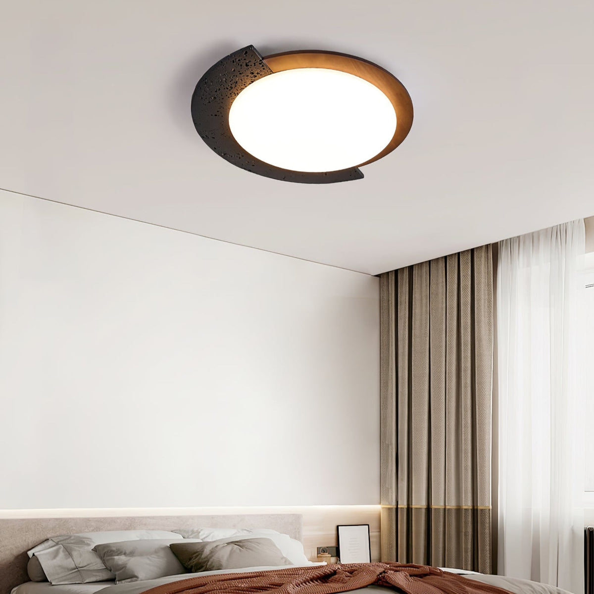Taveira asymmetrische plafondlamp van zwarte travertin en donker walnoot