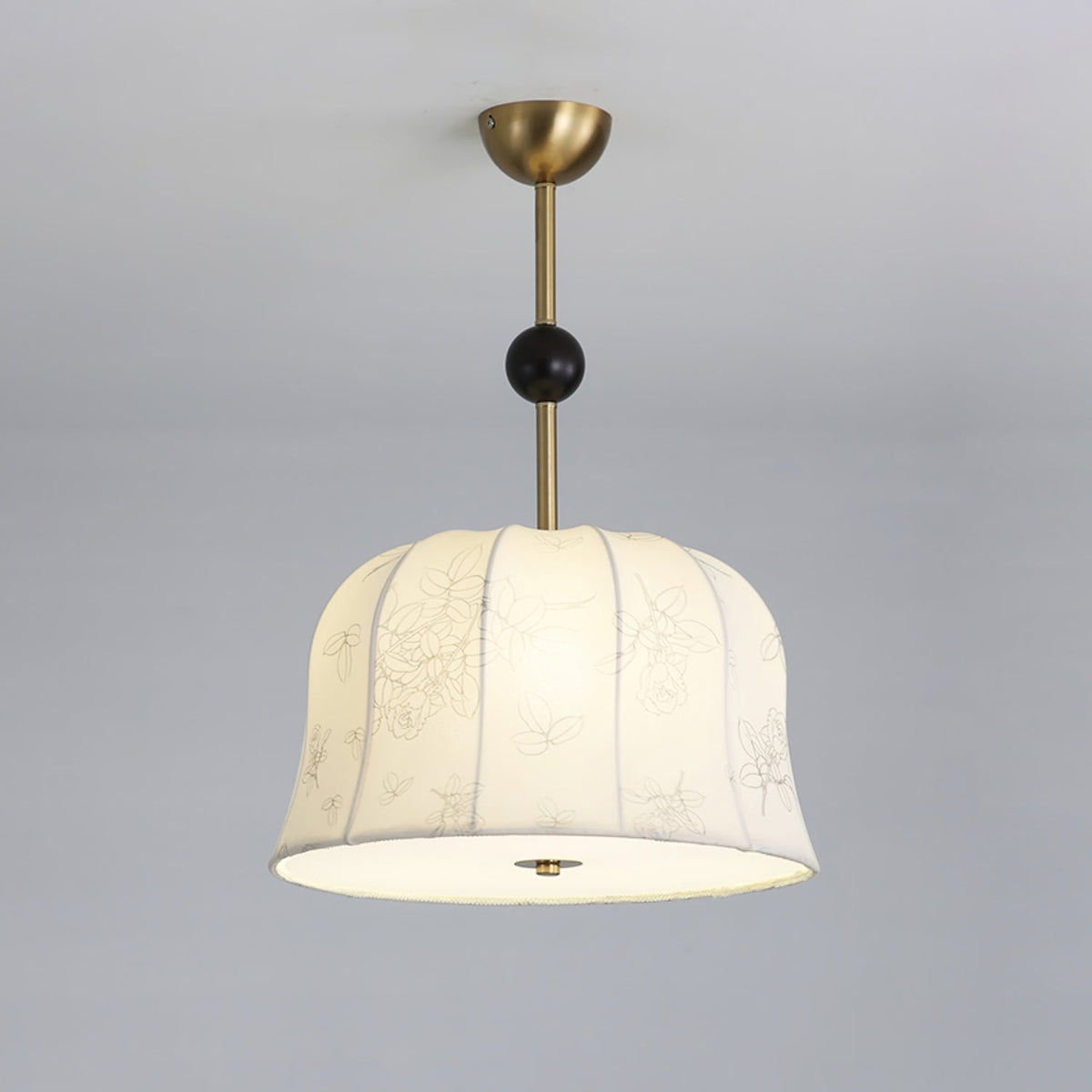 Avnoren Blossom Curve hanglamp van stoffen en hout met gebogen vorm
