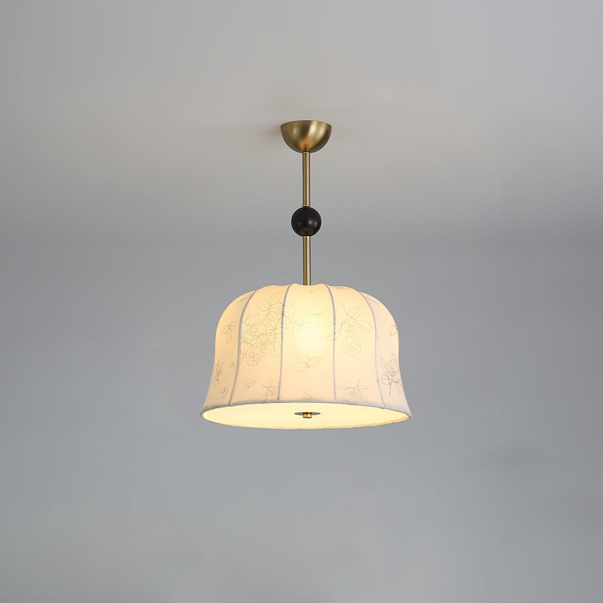 Avnoren Blossom Curve hanglamp van stoffen en hout met gebogen vorm