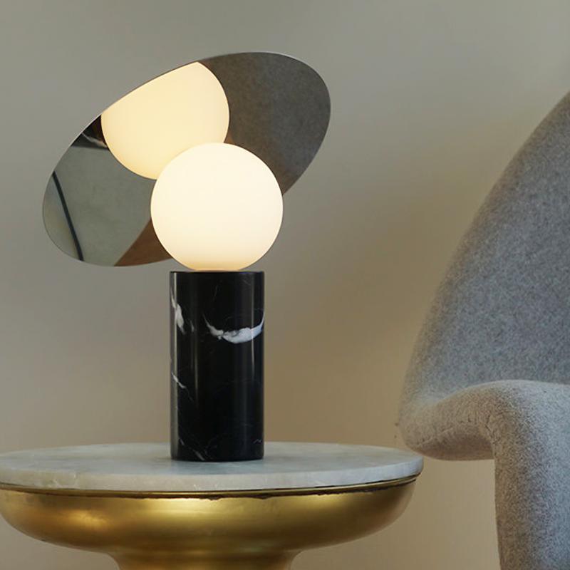 Dila Minimalistische tafellamp van marmer