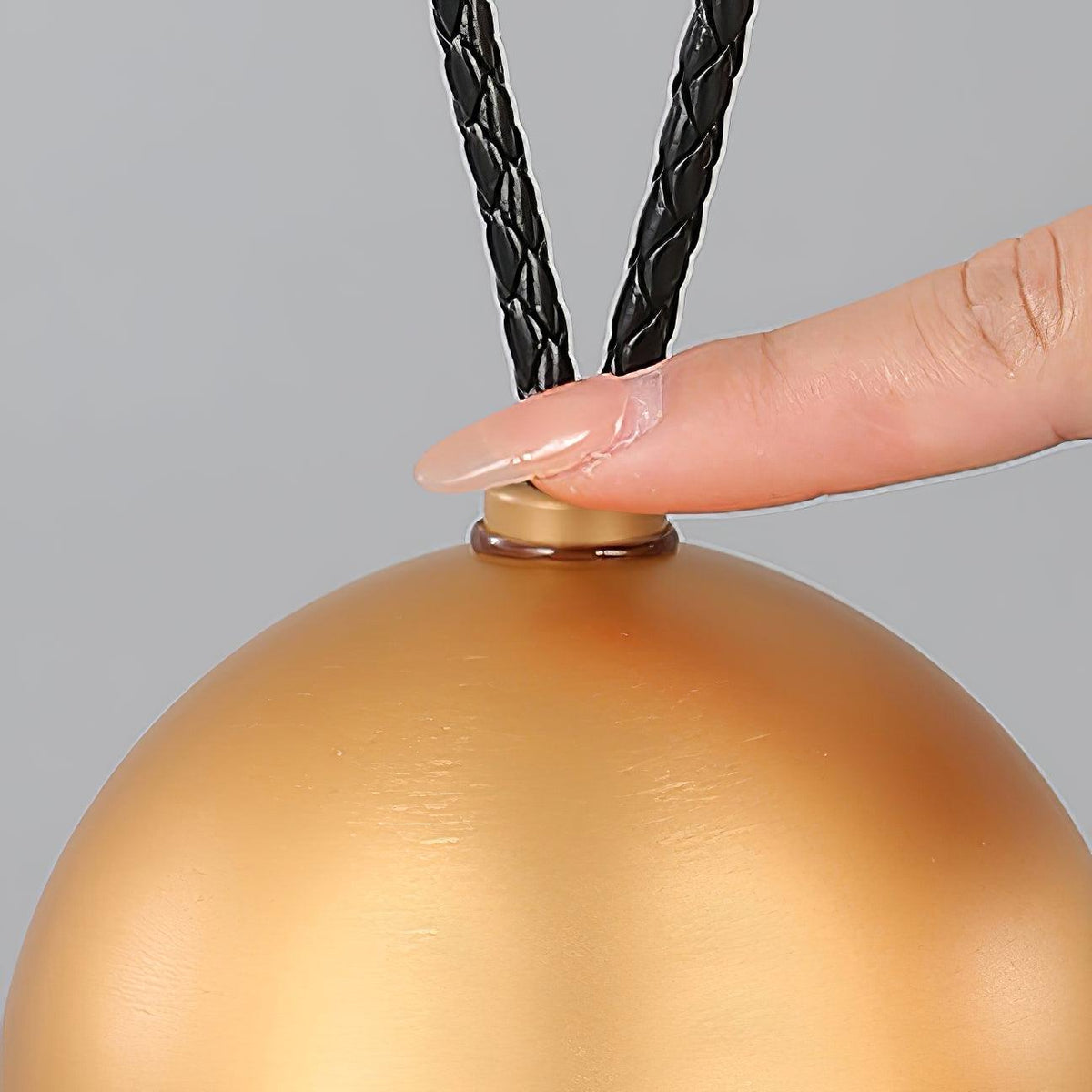 Orbitem tafellamp in geborsteld goud aluminium