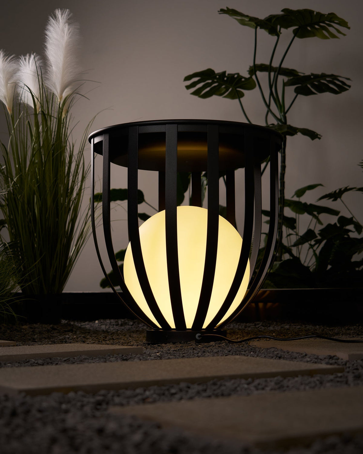Tera vloerlamp van staal en acryl