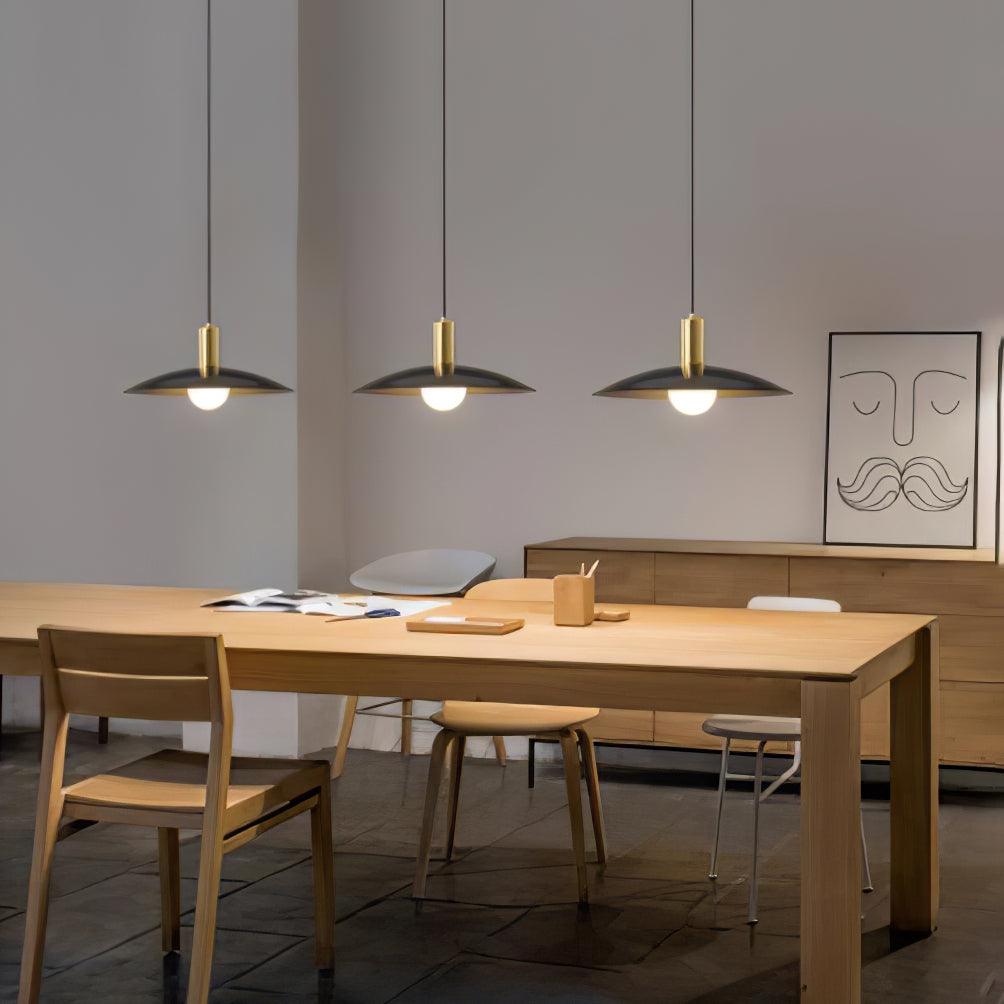 Thalora hanglamp van messing en glas