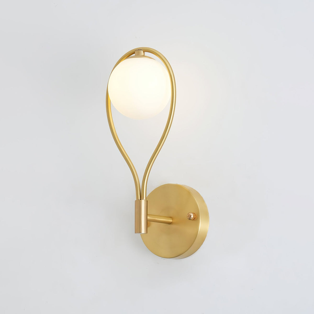 Eiralaya Moderne wandlamp van messing met glas in minimalistisch design