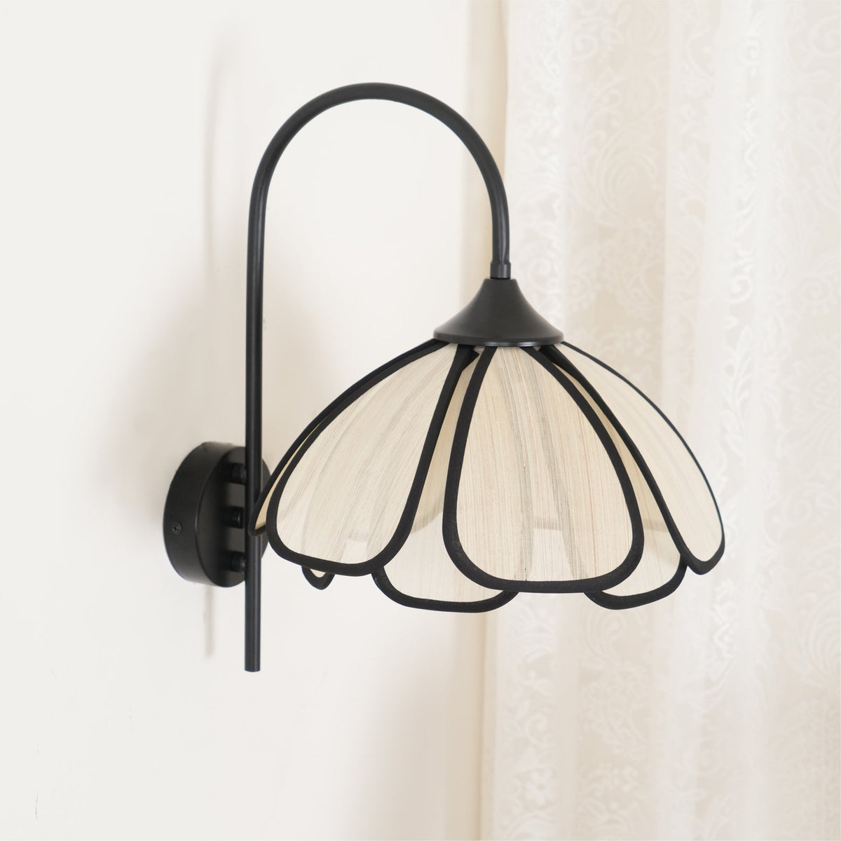 Ivsiliel wandlamp met Natuurlijke Verbrande Bloemblaadjes