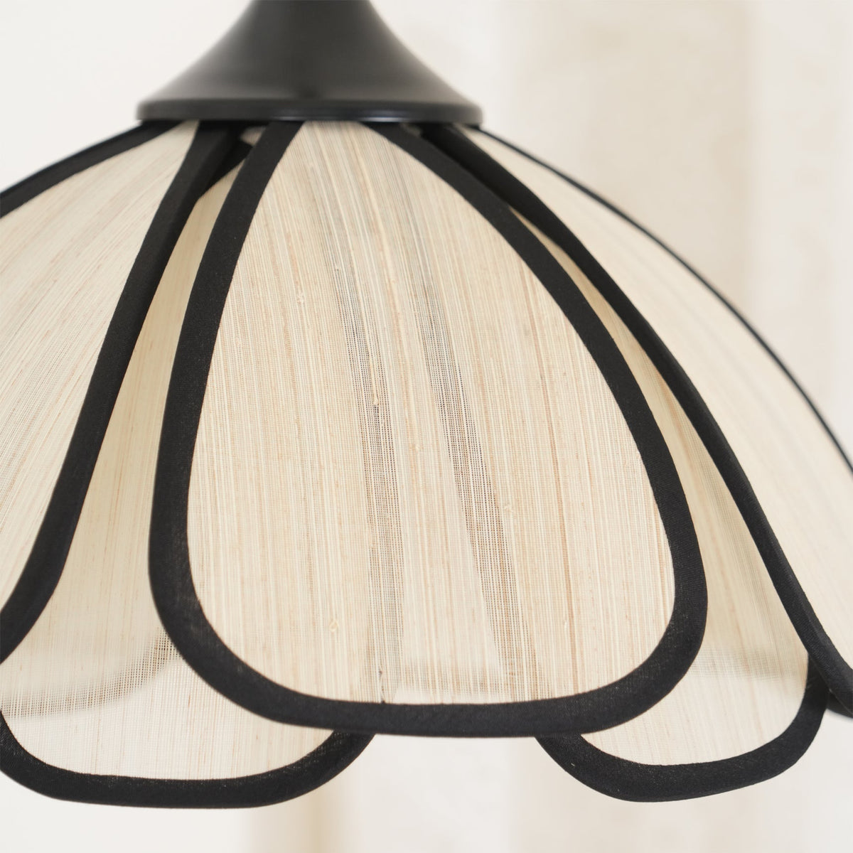 Ivsiliel wandlamp met Natuurlijke Verbrande Bloemblaadjes