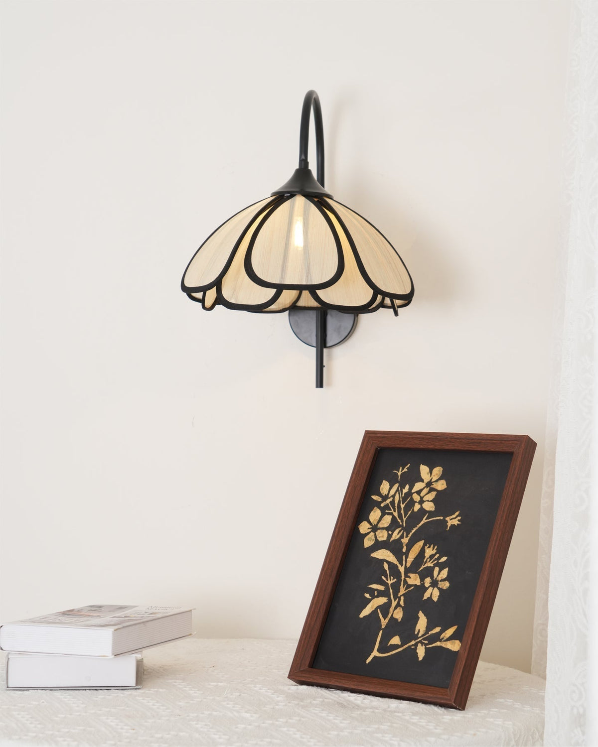 Ivsiliel wandlamp met Natuurlijke Verbrande Bloemblaadjes